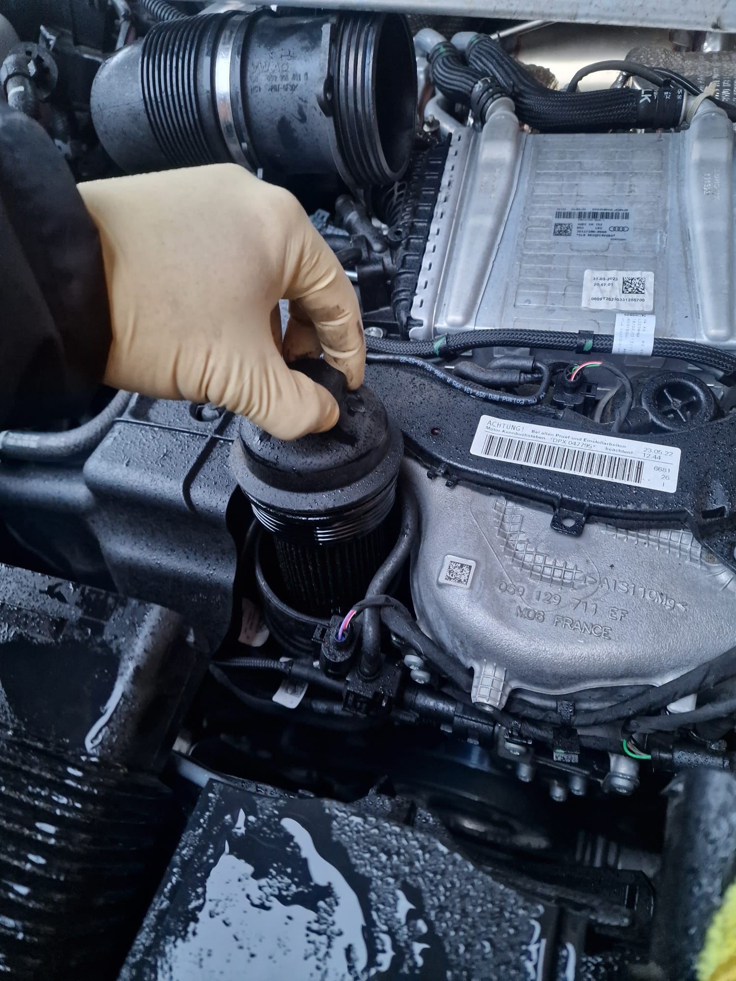 Oil Filter Change - Mobile Mechanics Services